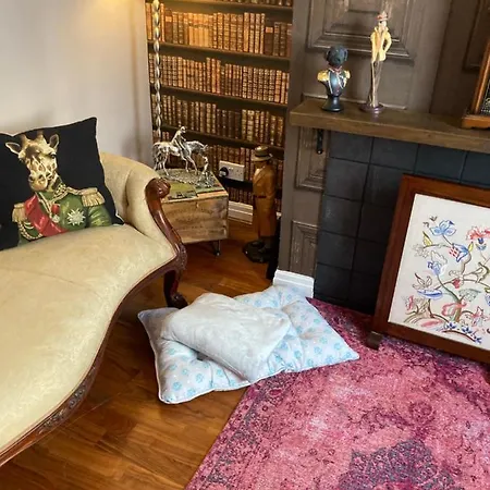 Bedford House Retreat * سكرابورو